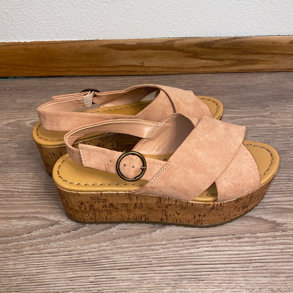 AEO OVERSIZED X-BAND FLATFORM WEDGE SANDALS